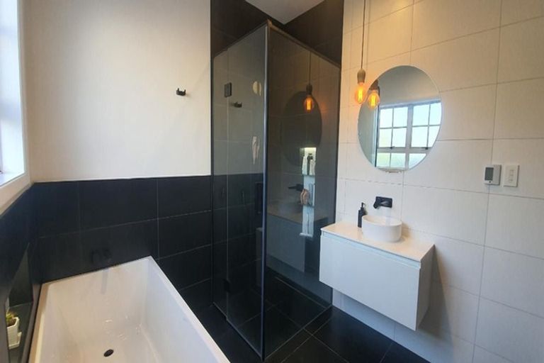 Photo of property in 14 Golf Road, Manor Park, Lower Hutt, 5019