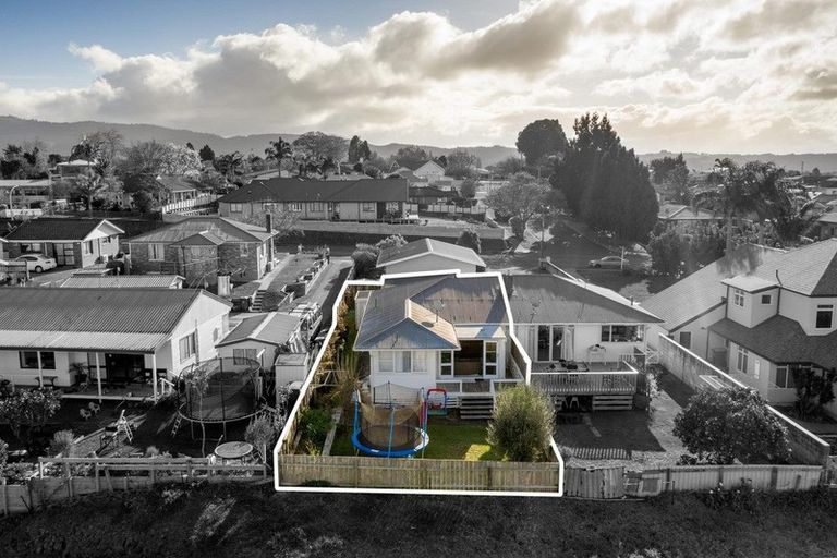 Photo of property in 50b Oxford Street, Te Puke, 3119