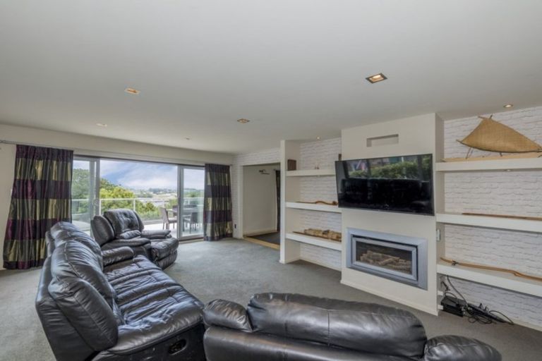Photo of property in 48 Kotare Street, Waikanae, 5036