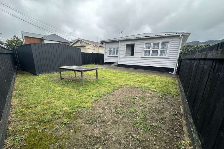 Photo of property in 124 Randwick Road, Moera, Lower Hutt, 5010