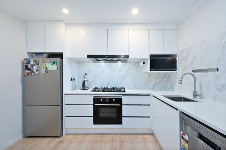 Photo of property in 12 Pomaria Road, Henderson, Auckland, 0610