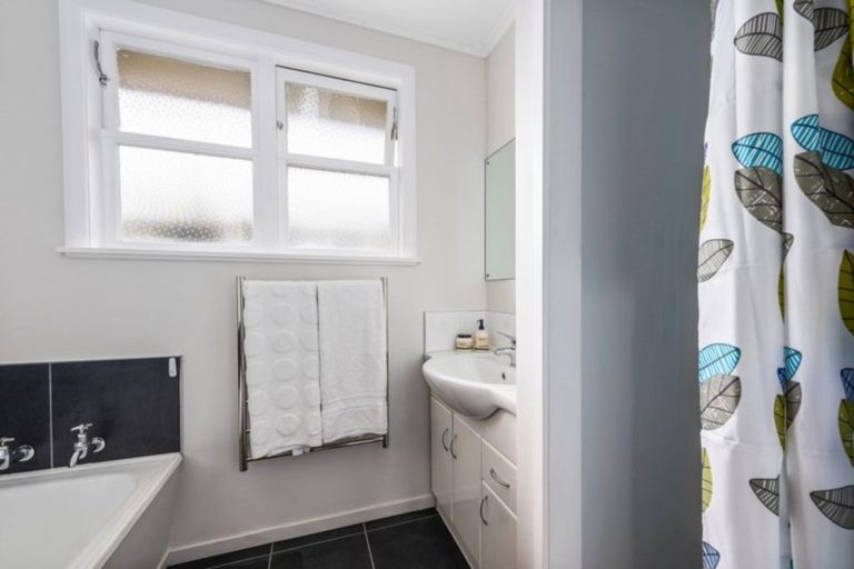 Photo of property in 9 Oregon Drive, Maoribank, Upper Hutt, 5018