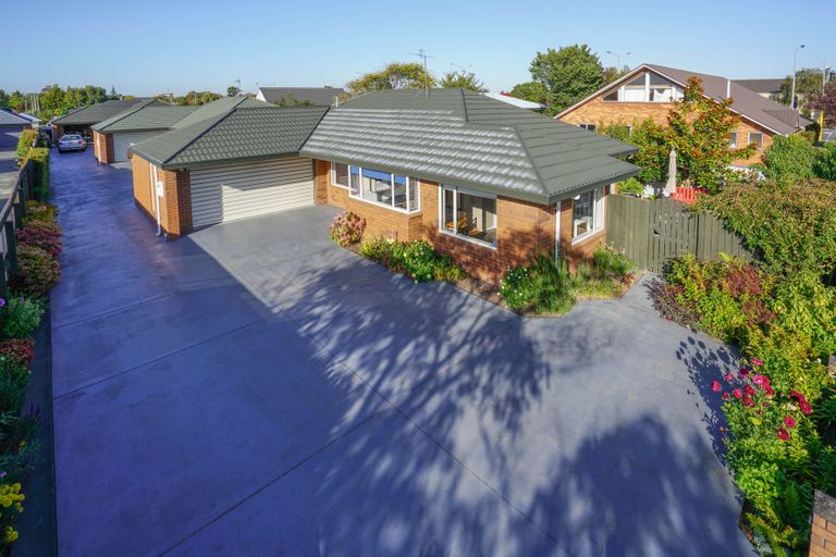 Photo of property in 1/4 Daniels Road, Redwood, Christchurch, 8051