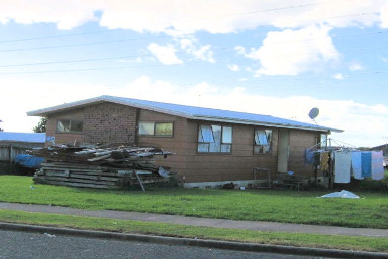 Photo of property in 35 Darnell Crescent, Clover Park, Auckland, 2019