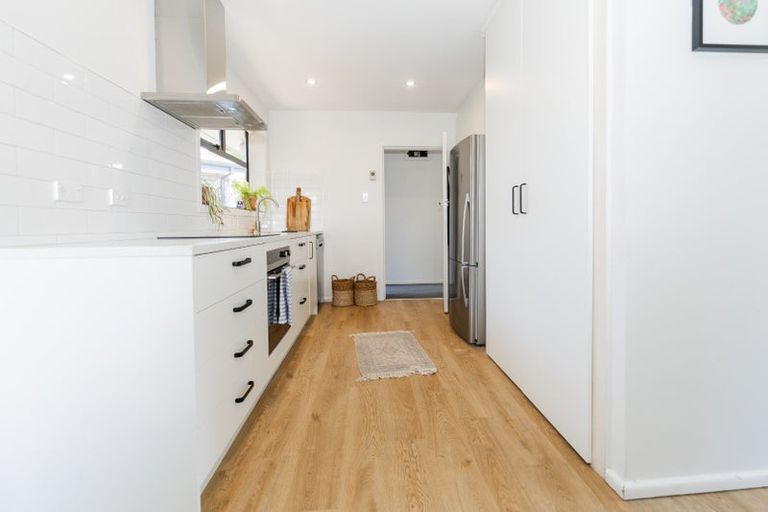 Photo of property in 6 Gladson Avenue, Sockburn, Christchurch, 8042