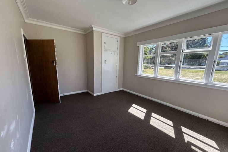 Photo of property in 39 Kawiu Road, Levin, 5510