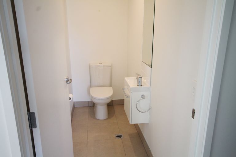 Photo of property in 1/100 Edinburgh Street, Pukekohe, 2120