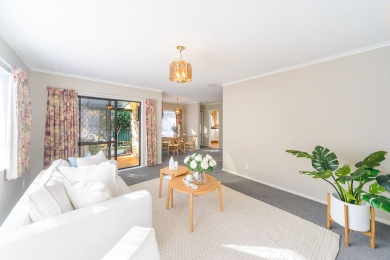 Photo of property in 45 Manapouri Crescent, Hokowhitu, Palmerston North, 4410