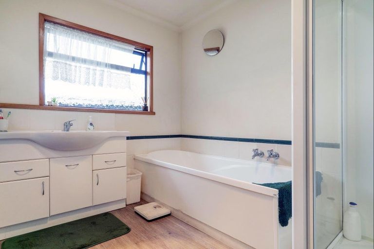 Photo of property in 71 Napier Road, Havelock North, 4130