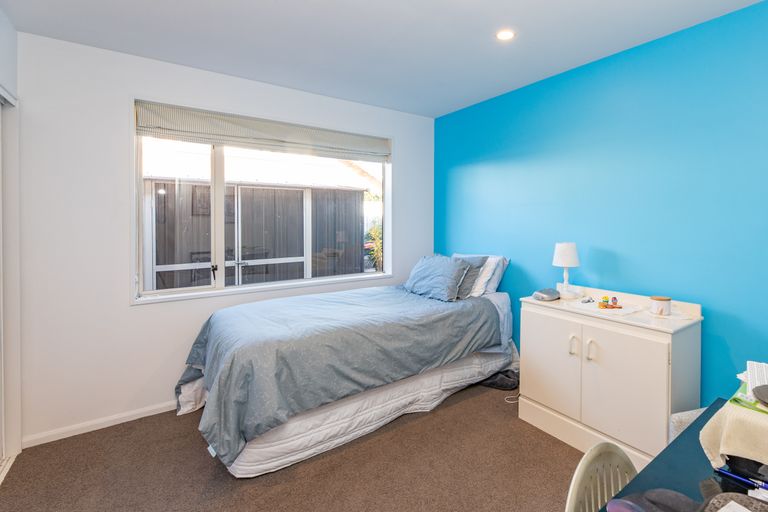Photo of property in 1/4 Daniels Road, Redwood, Christchurch, 8051