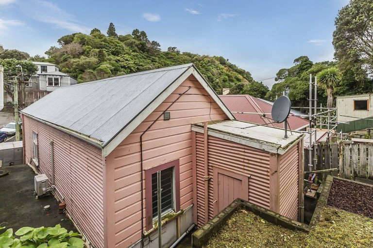 Photo of property in 205 Aro Street, Aro Valley, Wellington, 6021