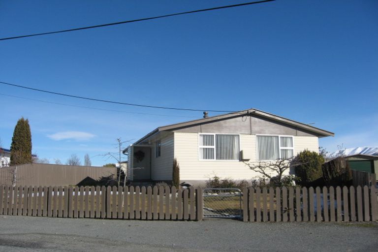 Photo of property in 24 Omahau Crescent, Twizel, 7901