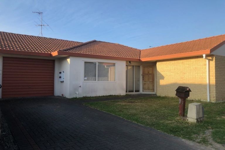 Photo of property in 1/45 Great South Road, Manurewa, Auckland, 2102