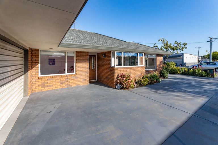 Photo of property in 1/4 Daniels Road, Redwood, Christchurch, 8051
