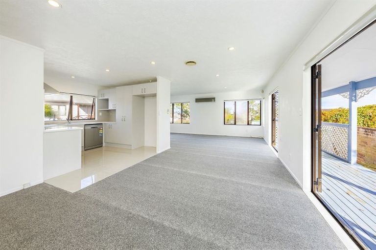 Photo of property in 148 Finlayson Avenue, Clendon Park, Auckland, 2103