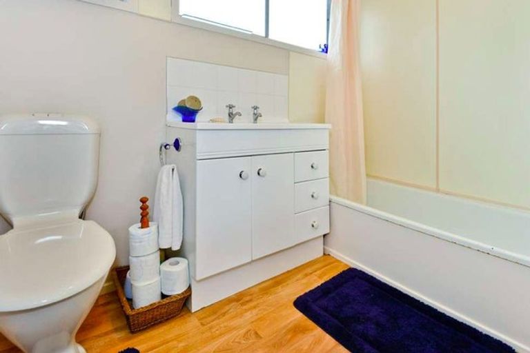 Photo of property in 23 Marina Road, Torbay, Auckland, 0630