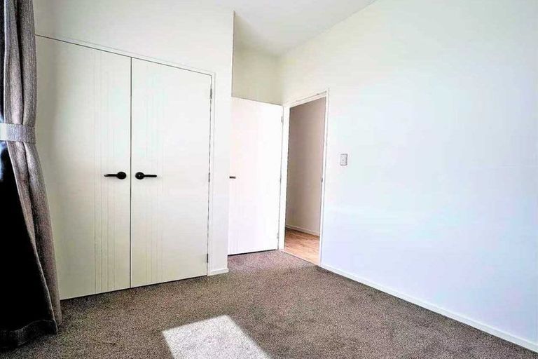 Photo of property in 12 William Calvert Drive, Swanson, Auckland, 0614