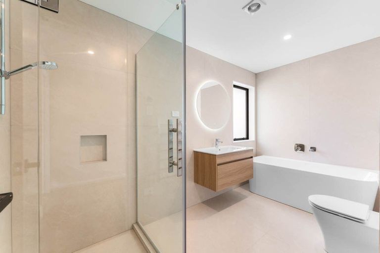 Photo of property in 16 Anehu Place, Greenhithe, Auckland, 0632