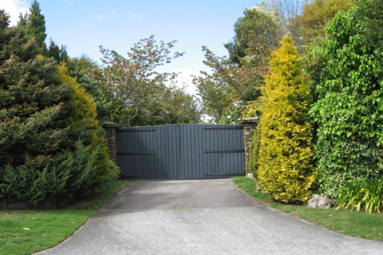 Photo of property in 13 Sylvia Place, Acacia Bay, Taupo, 3330