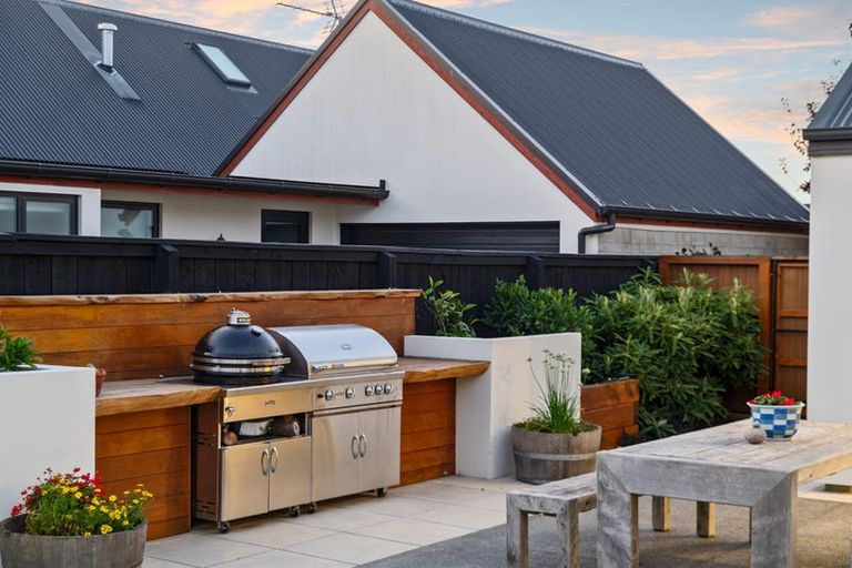 Photo of property in 7 Waterstock Way, Parklands, Christchurch, 8083