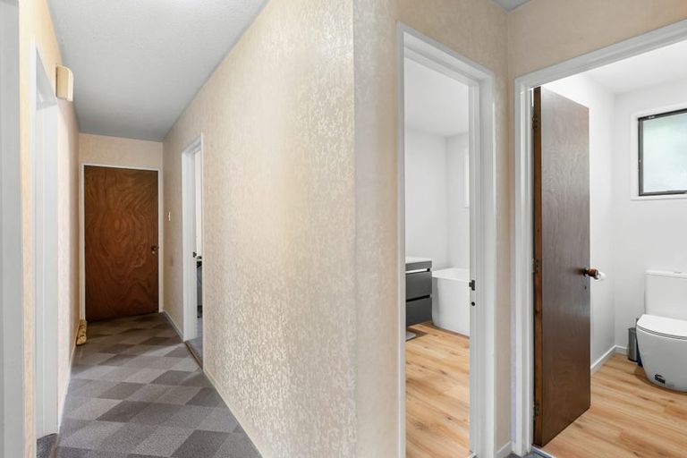 Photo of property in 2/136 Middlepark Road, Sockburn, Christchurch, 8042