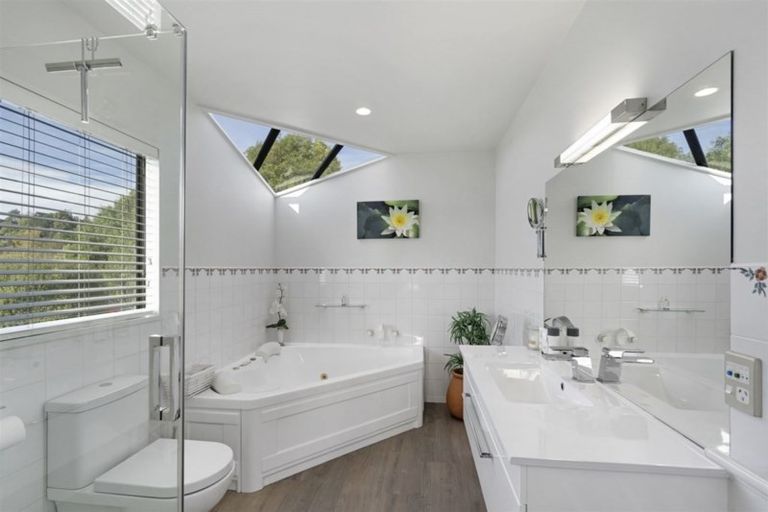 Photo of property in 5 Willow Dell, Westmorland, Christchurch, 8025