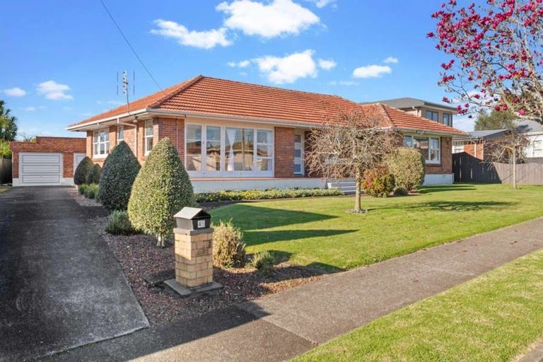 Photo of property in 45 Buckingham Crescent, Manukau, Auckland, 2025