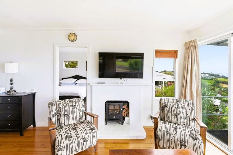 Photo of property in 45 Seaview Road, Cable Bay, 0420