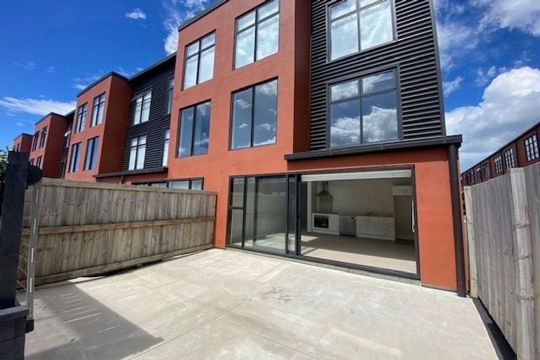 Photo of property in 11/17 Owens Place, Mount Maunganui, 3116