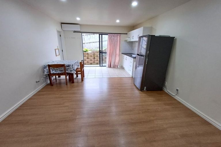 Photo of property in 12 Graham Collins Drive, Windsor Park, Auckland, 0632