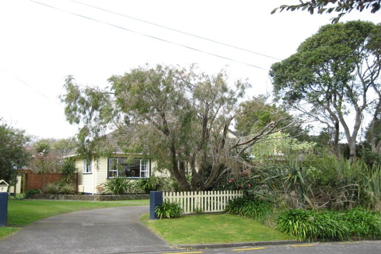 Photo of property in 7 Raiomiti Street, Fitzroy, New Plymouth, 4312