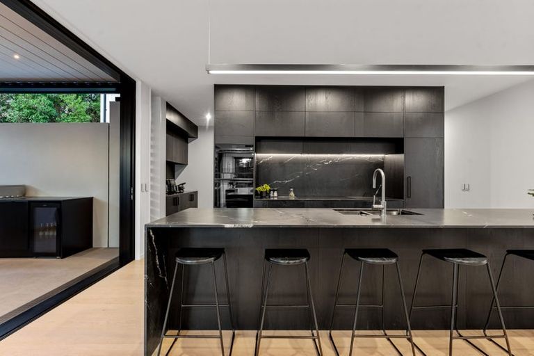 Photo of property in 17a Roland Road, Greenhithe, Auckland, 0632