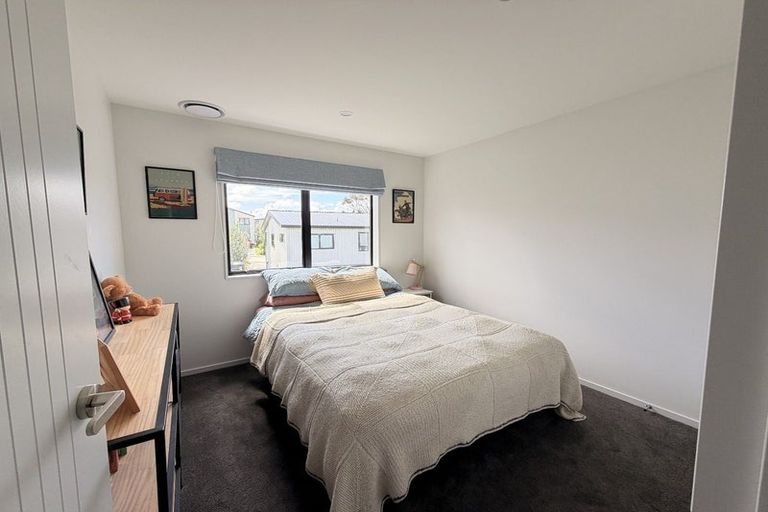 Photo of property in 3/18 Kaimai Avenue, Massey, Auckland, 0614