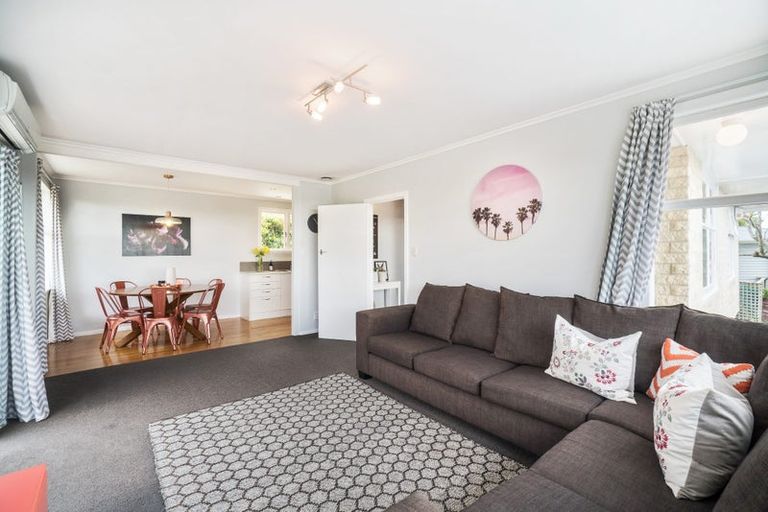 Photo of property in 3/10 Coroglen Avenue, Birkenhead, Auckland, 0626