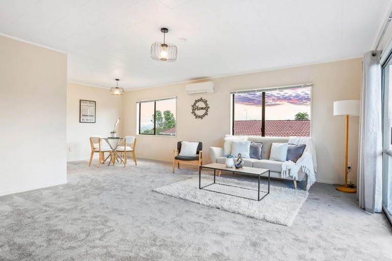 Photo of property in 11 Mona Vale, West Harbour, Auckland, 0618