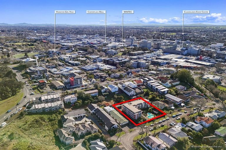 Photo of property in 2/10 Hunter Street, Hamilton Lake, Hamilton, 3204