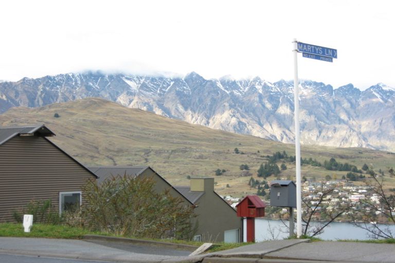Photo of property in 4 Martys Lane, Queenstown, 9300