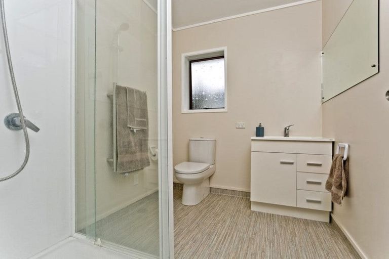 Photo of property in 2/77 Stanaway Street, Hillcrest, Auckland, 0627