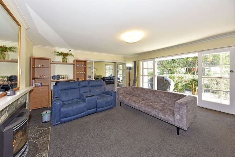 Photo of property in 10 Guinness Crescent, Ilam, Christchurch, 8041