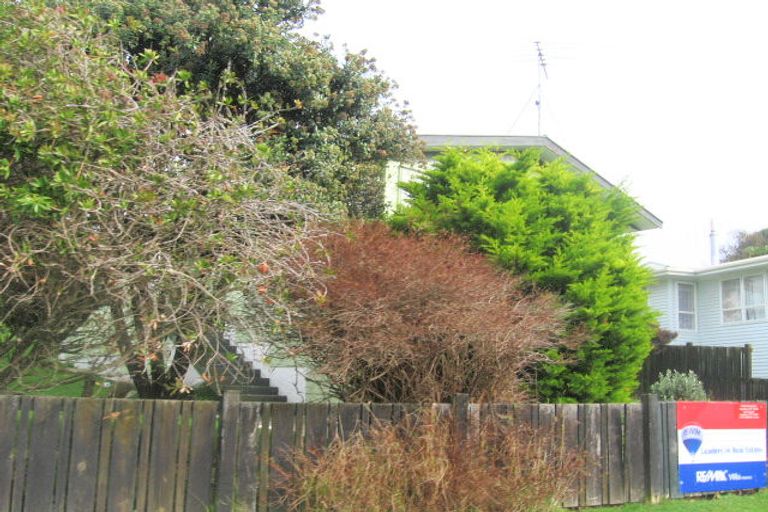 Photo of property in 15 Stipulate Place, Ascot Park, Porirua, 5024