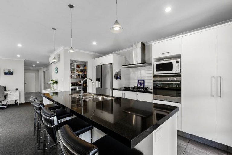 Photo of property in 162 Lakes Boulevard, Pyes Pa, Tauranga, 3112