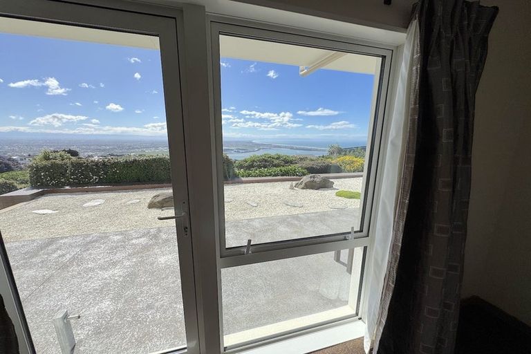 Photo of property in 2 Clearview Lane, Mount Pleasant, Christchurch, 8081