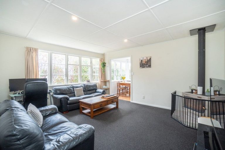 Photo of property in 6 Andrew Avenue, Roslyn, Palmerston North, 4414