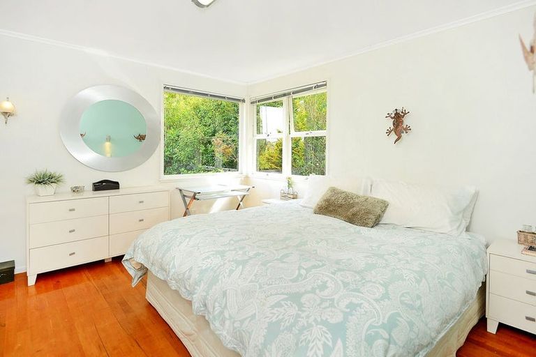 Photo of property in 75 Lake Road, Northcote, Auckland, 0627