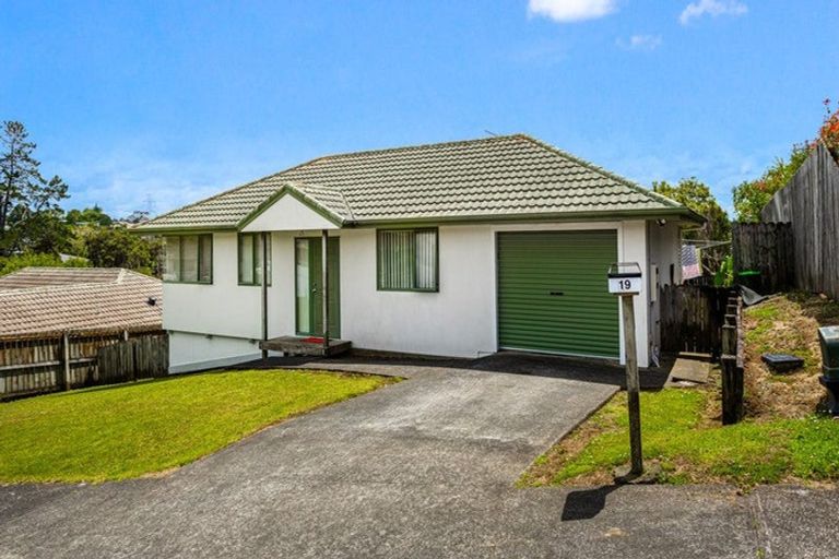 Photo of property in 19 Carling Avenue, Massey, Auckland, 0614