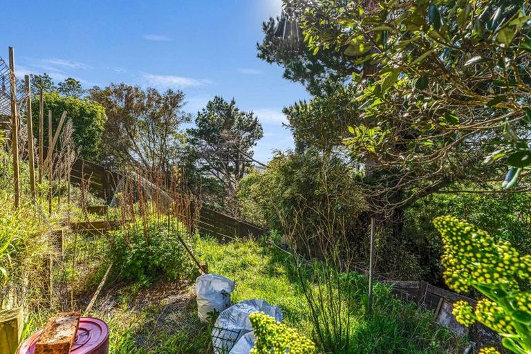 Photo of property in 19 Hollydale Grove, Churton Park, Wellington, 6037