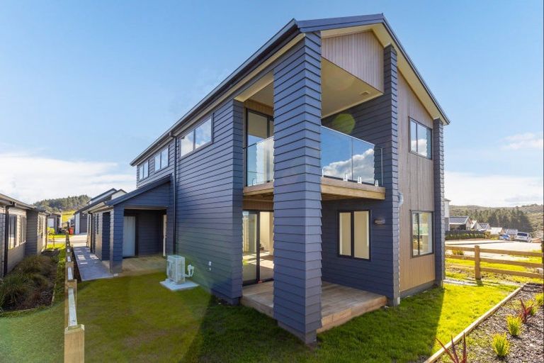 Photo of property in 58 Paparahi Place, Wainui, Silverdale, 0992