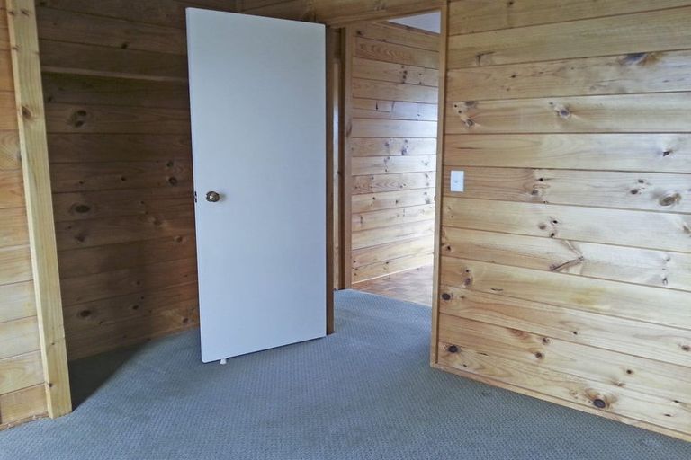 Photo of property in 35 Moffat Road, Red Beach, 0932