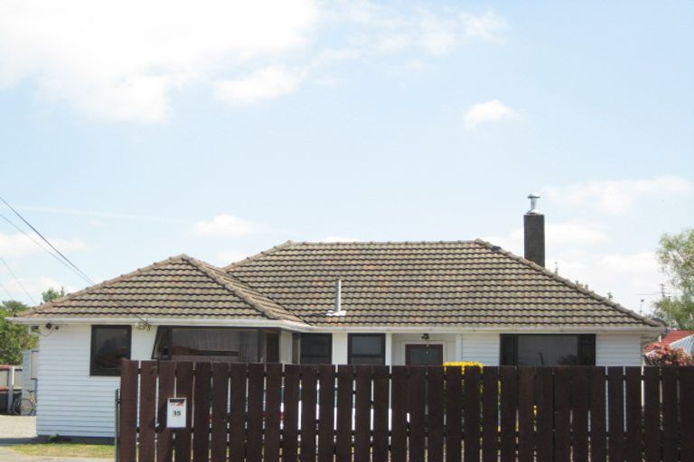 Photo of property in 15 Merrington Crescent, Aranui, Christchurch, 8061