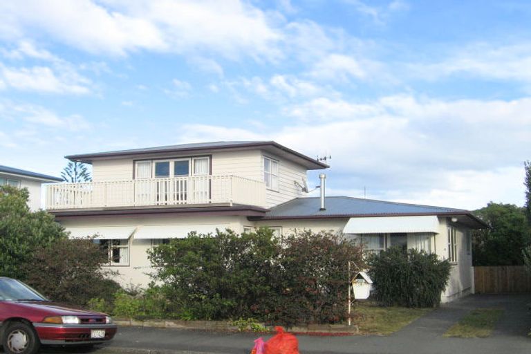 Photo of property in 16 The Esplanade, Westshore, Napier, 4110